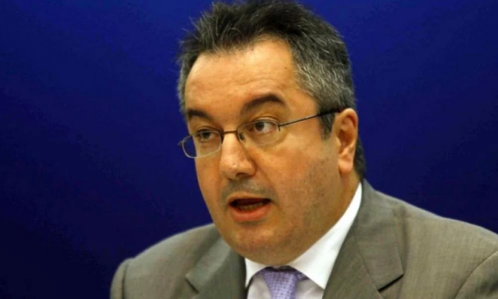 Μόσιαλος: Τα εμβόλια προστατεύουν εμάς-Δεν εμποδίζουν τη διασπορά της νόσου